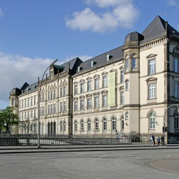 {Museum für Kunst und Gewerbe