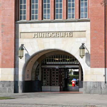 {Bahnhof Mundsburg